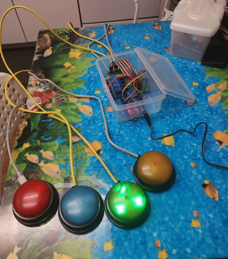 Giant illuminated colorful Buttons connected to an Arduino